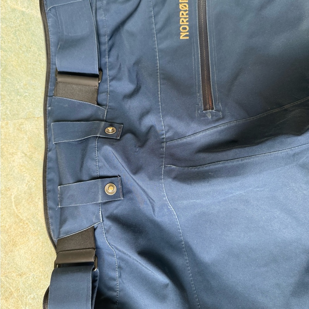 Norrona Lofoten Insulated Gore-Tex Ski Pants - Picture 7 of 9